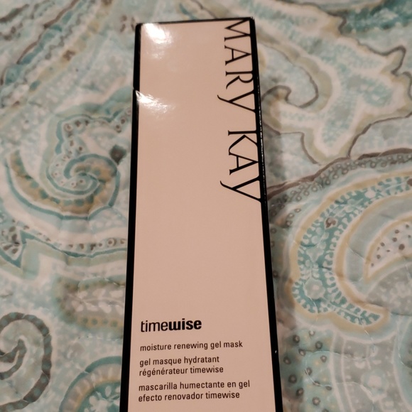 Mary Kay TimeWise Moisture Renewing Gel Mask - Picture 3 of 4